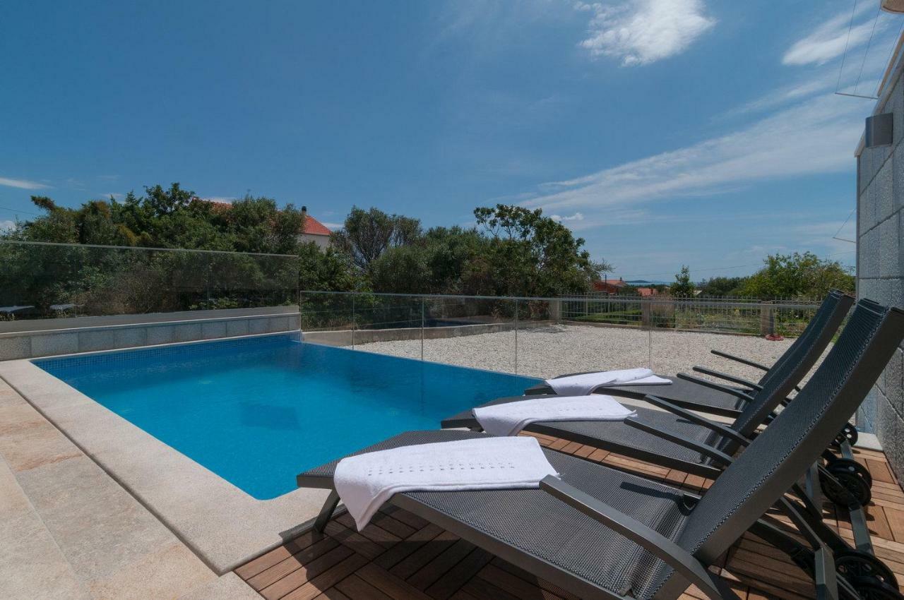 Beautiful Apartment With Private Pool Trogir Eksteriør billede