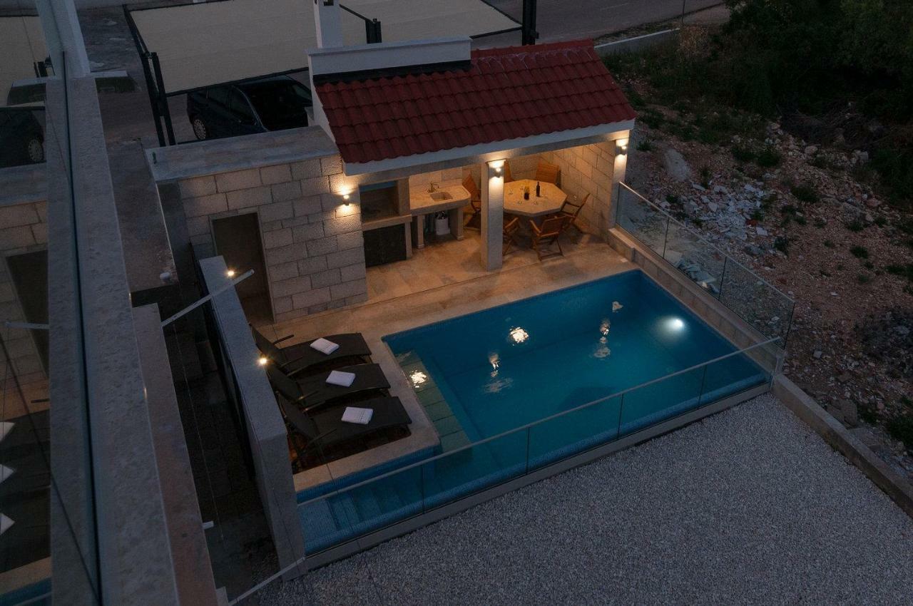 Beautiful Apartment With Private Pool Trogir Eksteriør billede