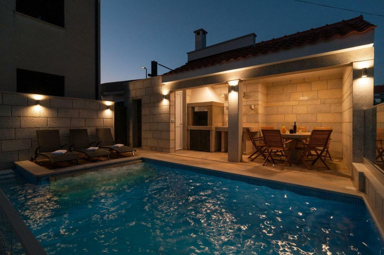 Beautiful Apartment With Private Pool Trogir Eksteriør billede