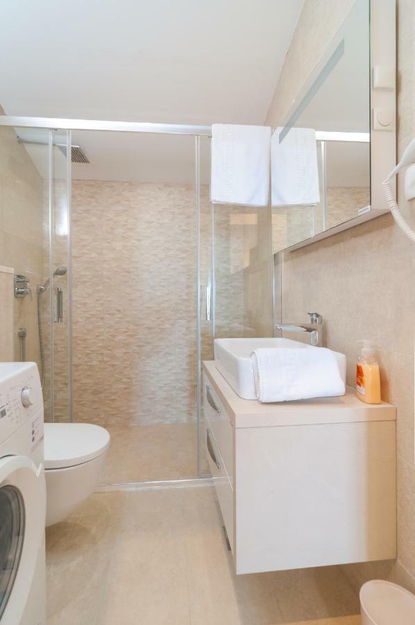 Beautiful Apartment With Private Pool Trogir Eksteriør billede